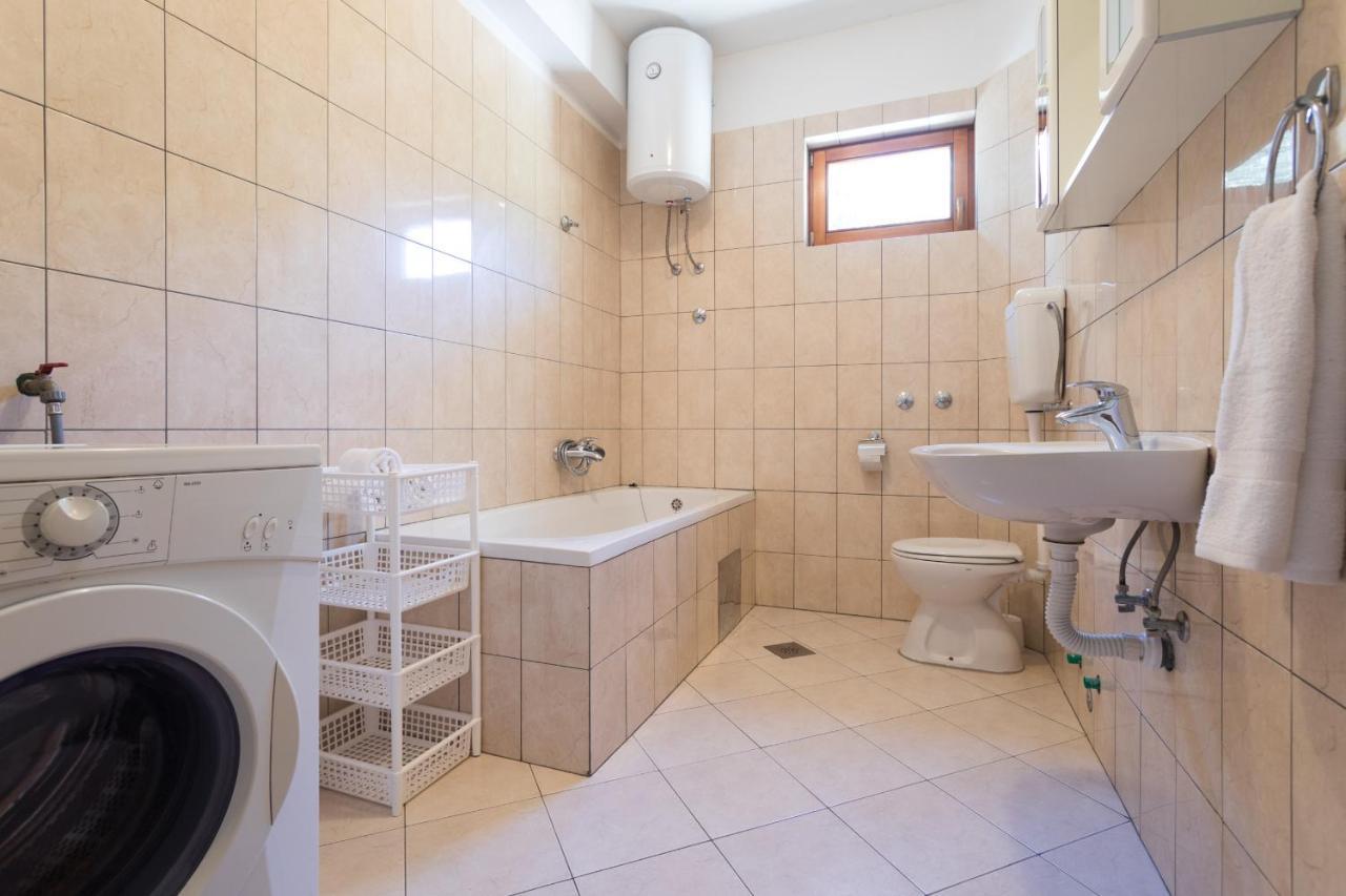 Love Apartments Zečevo المظهر الخارجي الصورة